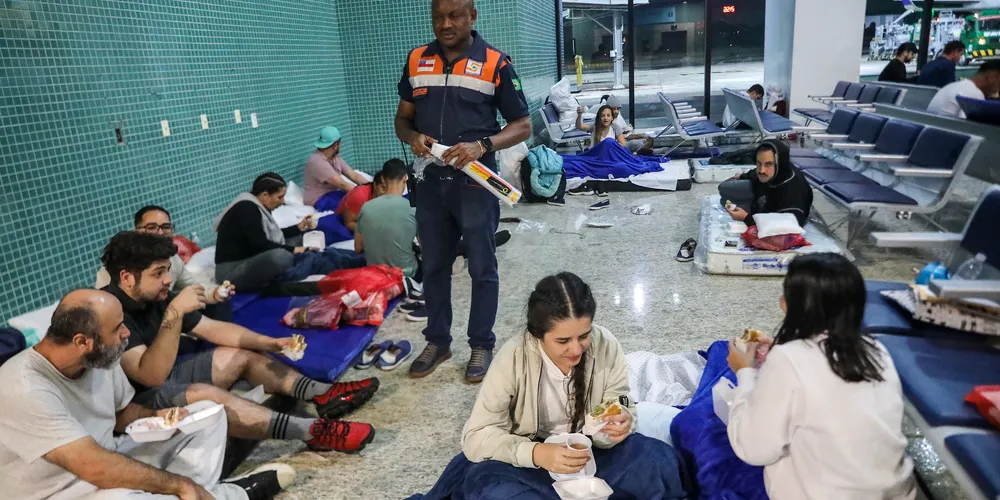 Grupo passou por Manaus após falha na aeronave
