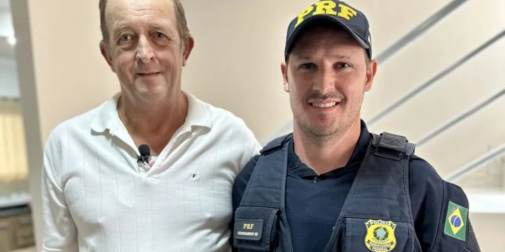 Wilson, emocionado, compareceu à unidade da PRF para agradecer aos policiais que o socorreram