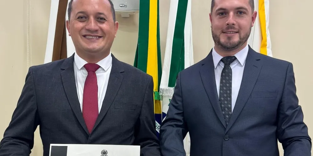 O prefeito eleito de São João do Triunfo, Mario Cezar (PT), e seu vice eleito, Cristian Borges (PT), foram diplomados