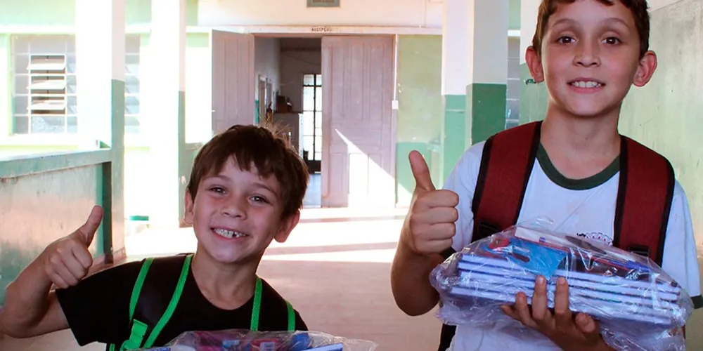 Os alunos de Piraí do Sul receberão uniformes e materiais escolares