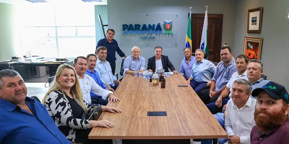 Encontro aconteceu no gabinete da Casa Civil do Estado do Paraná.