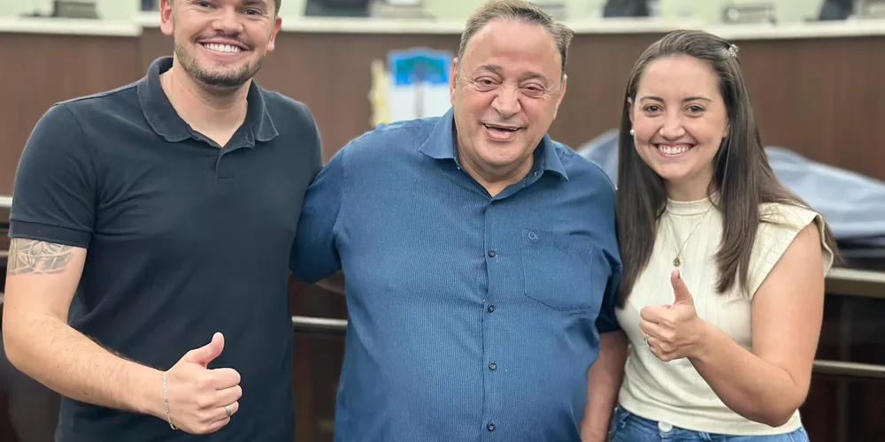 O vereador Léo esteve presente na cerimônia com Bakri