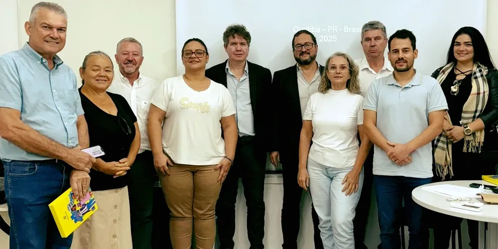 O encontro entre representantes aconteceu nesta segunda-feira (10).