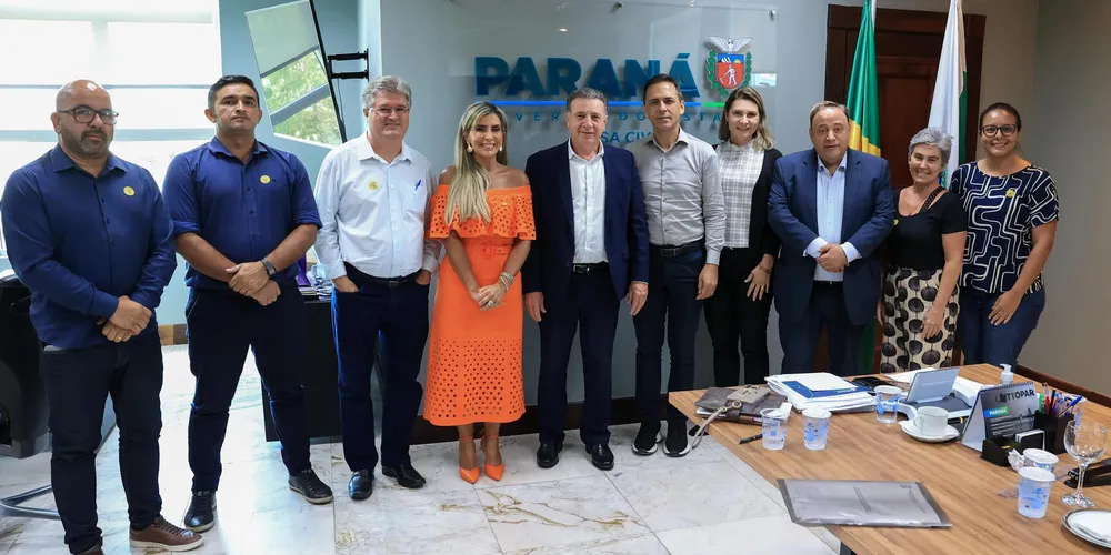 Os representantes de Paranaguá e deputados estaduais estiveram na Casa Civil, com João Carlos Ortega