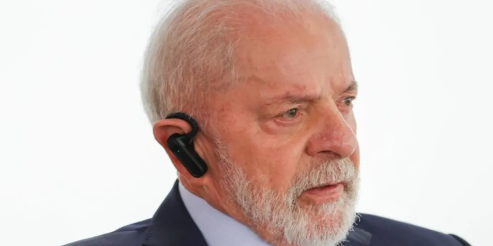 Presidente foi submetido a realização de uma embolização da artéria meníngea média