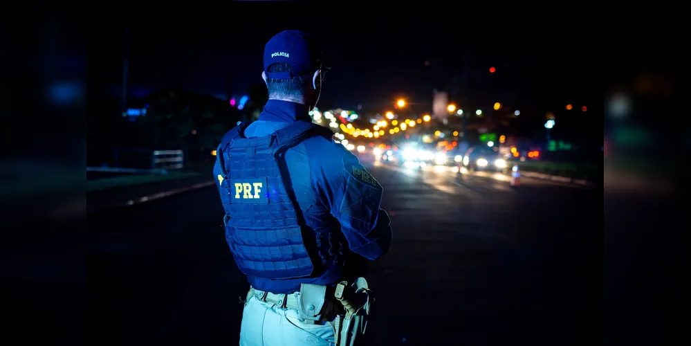 Uma faixa no sentido Sul foi liberada às 21h25