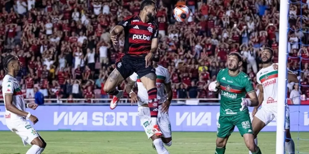 O Rubro-negro carioca goleou a Portuguesa por 5 a 0