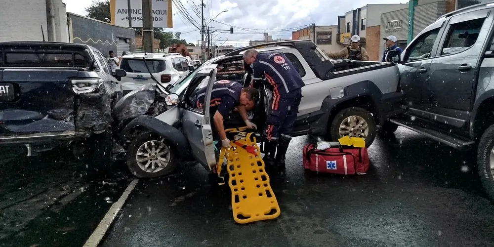 Equipe médica do Samu prestou atendimento no local