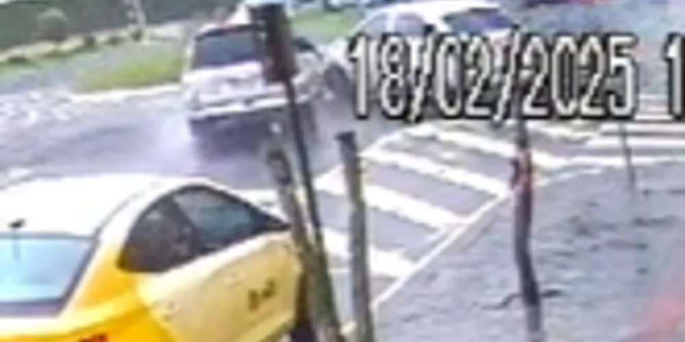 Passageira teve ferimentos e foi levada para a UPA Santana