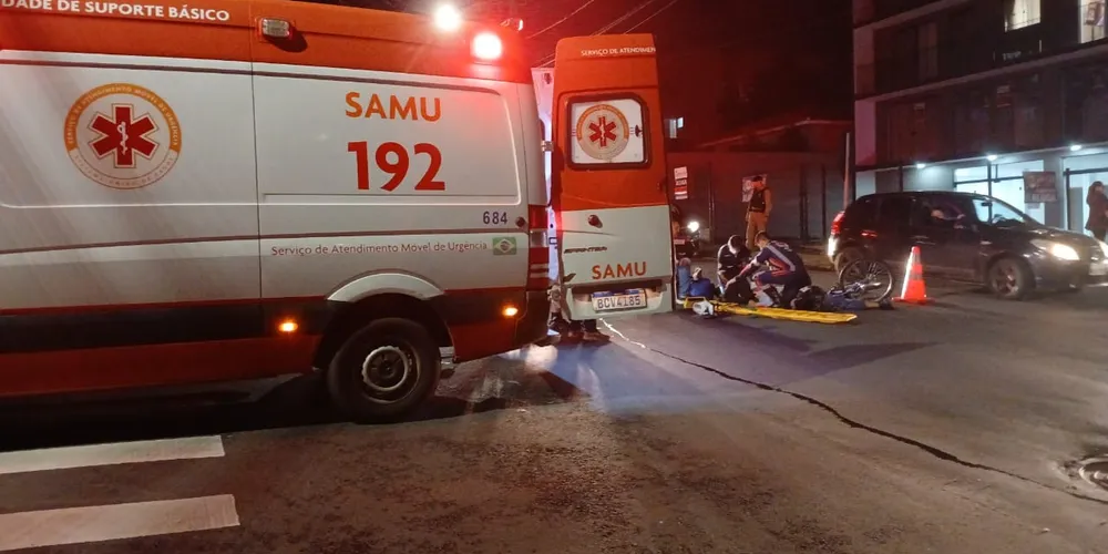 A colisão entre a bicicleta e o caminhão ocorreu na rotatória da Rua Afonso Celso, que dá acesso ao bairro Neves