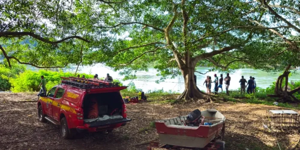 Equipes do Corpo de Bombeiros foram acionadas