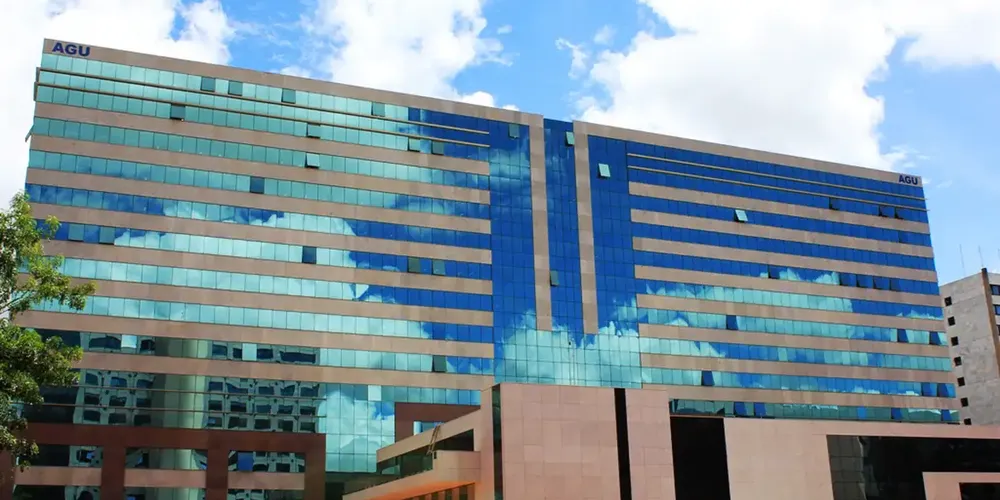 Meta responde AGU e governo discute ações sobre Facebook e Instagram