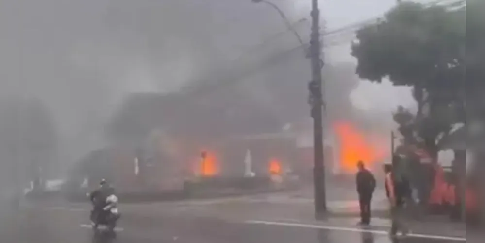 Queda ocorreu na Avenida das Hortênsias