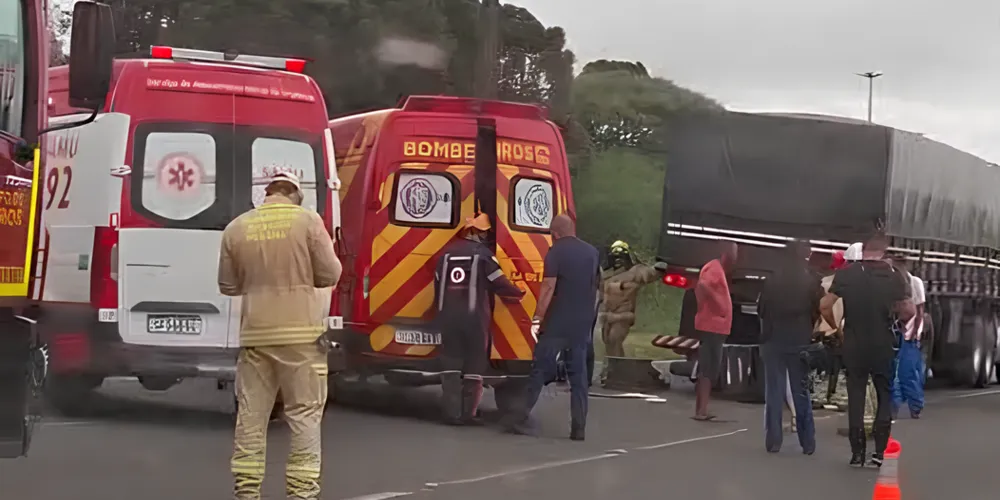 Trânsito está parcialmente interditado diante do acidente