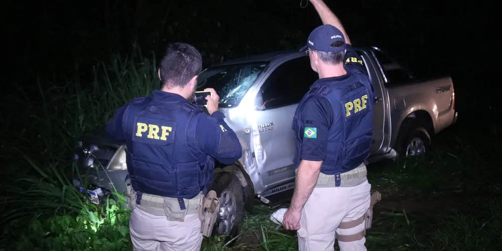 Equipe da PRF esteve no local do acidente