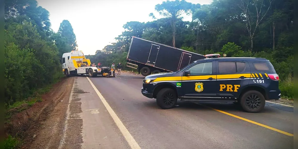 Rodovia ficou totalmente interditada por aproximadamente 1 hora