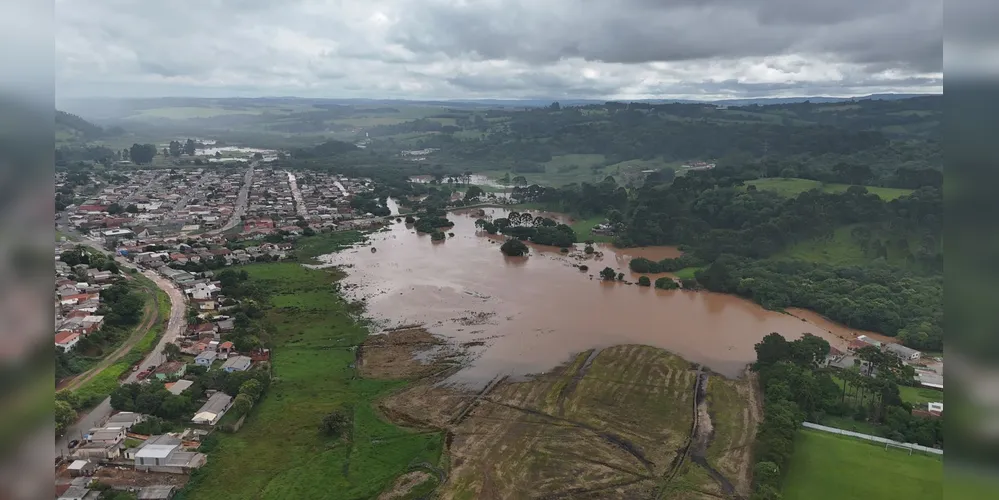 As fortes chuvas que atingiram Piraí do Sul nos últimos dias deixaram um rastro de estragos