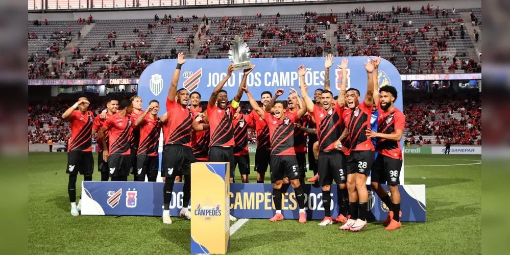 Com a vitória, o time conquistou o troféu do Jogo dos Campeões