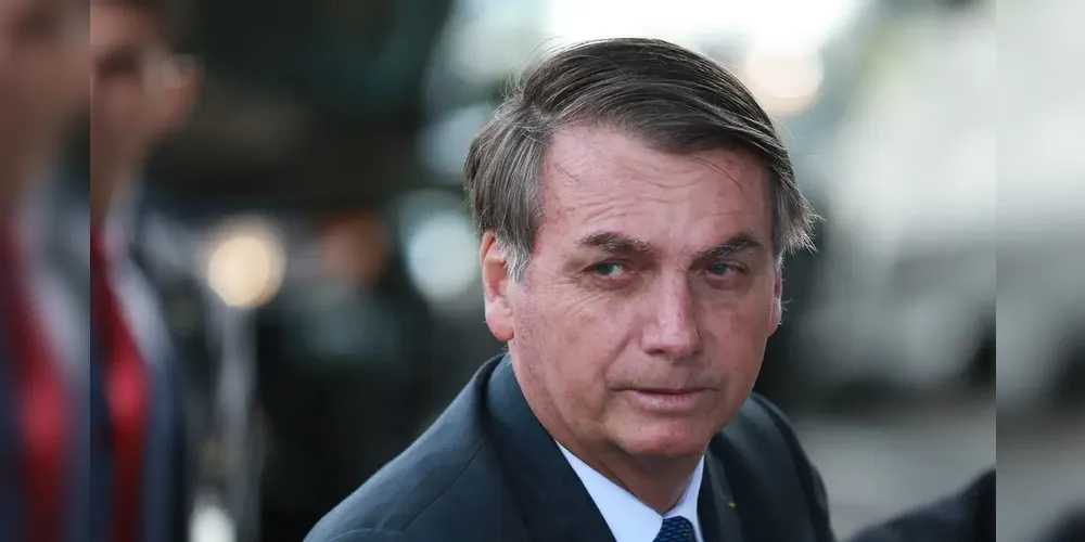 Bolsonaro criticou o fato de não poder deixar o país mesmo sem ter condenação na Justiça