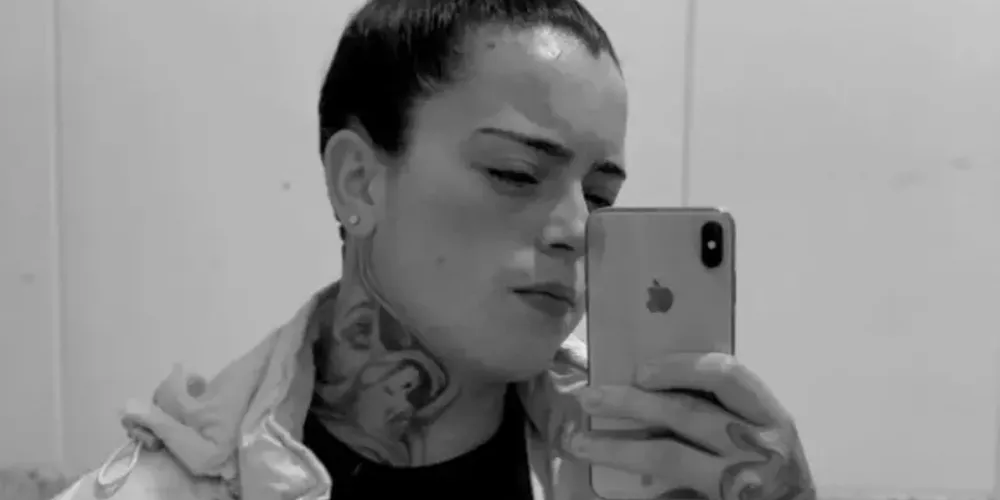 Caroline Oliveira morreu ao cair do alto de um prédio