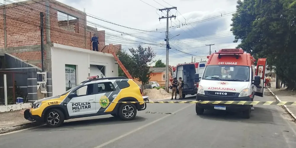 Autoridades competentes estão no local