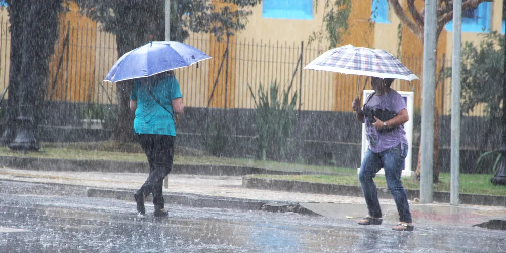Média histórica para dezembro é de 145 mm, segundo o Simepar