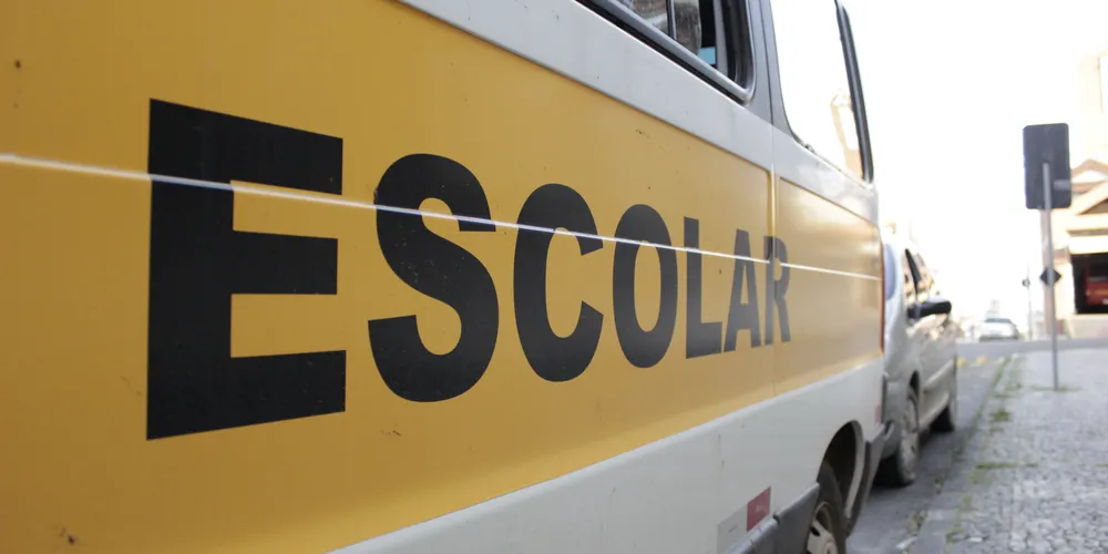 A PL regulamenta o transporte escolar no município