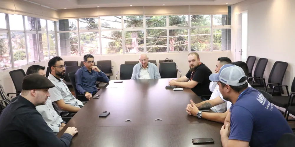 O prefeito Dr. Reinaldo Cardoso reuniu representantes nessa quinta-feira (09)