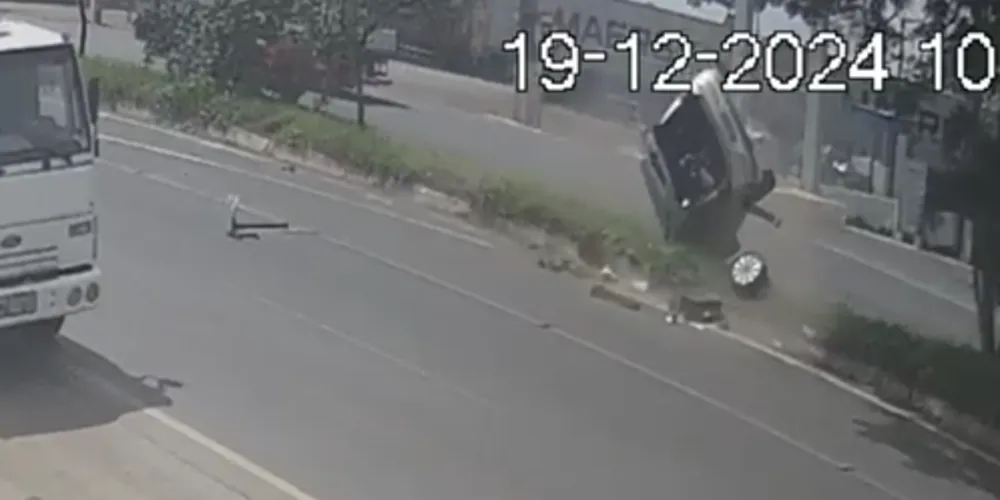 Acidente aconteceu na Avenida Souza Naves