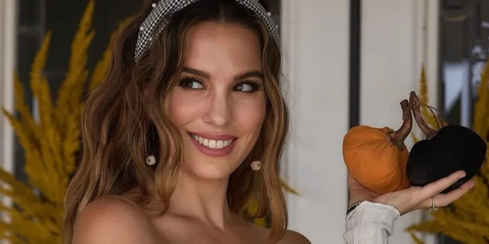 Ela contou que um fragmento ficou alojado atrás de seu olho