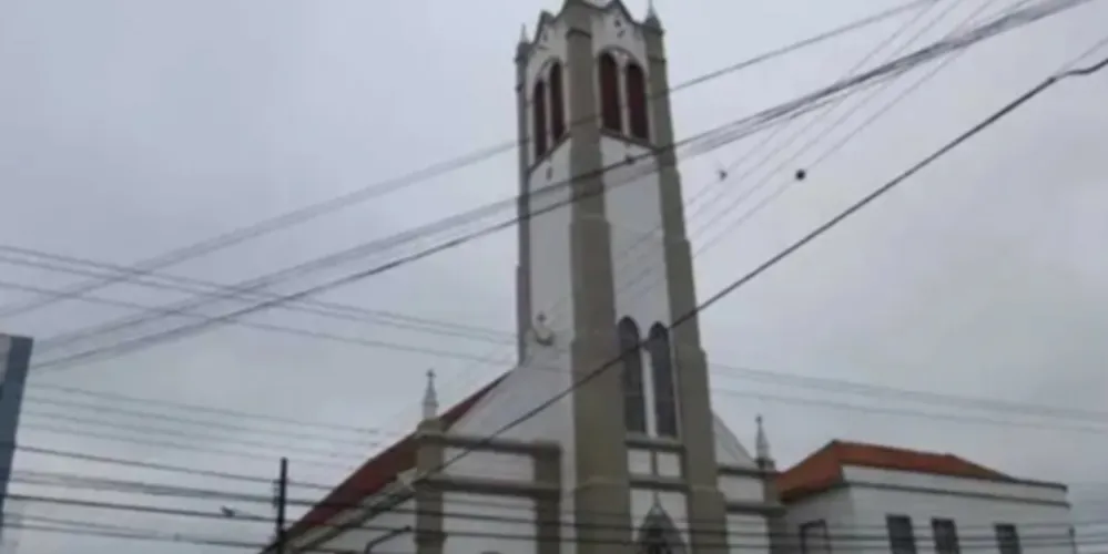 A paróquia está localizada na Avenida General Carlos Cavalcanti - 361