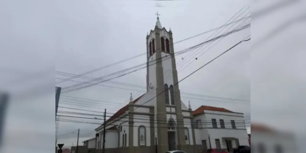 A paróquia está localizada na Avenida General Carlos Cavalcanti - 361