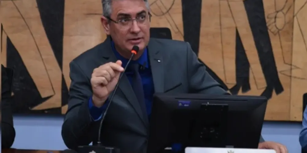 O vereador citou que, na sessão realizada na segunda-feira, ocorreu a abertura de uma Comissão Parlamentar de Inquérito (CPI) para investigar a Sanepar