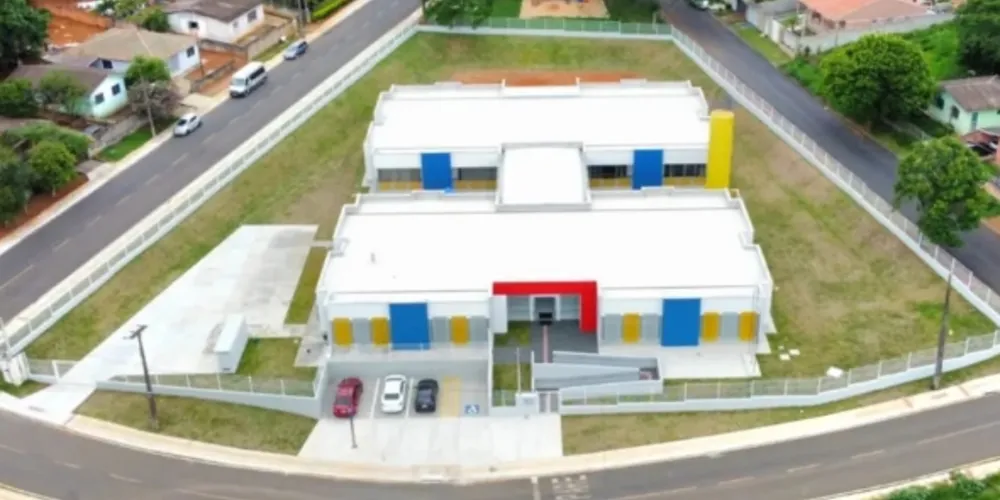 As unidades escolares estão localizadas no bairro Contorno