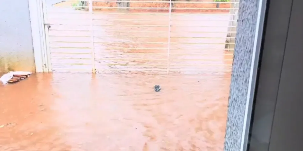 Conforme o Simepar, a chuva deve se prolongar ao longo desta terça