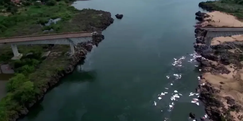 Desabamento parcial da ponte que liga as cidades de Aguiarnópolis (TO) e Estreito (MA), na BR-226
