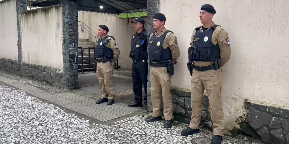 O lançamento oficial da operação ocorreu nas proximidades do Colégio Estadual do Paraná, no centro de Curitiba