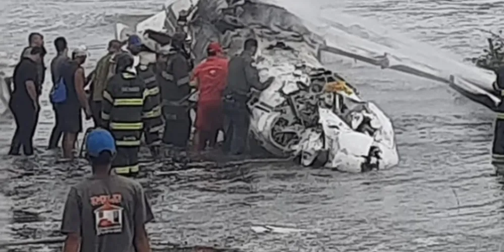 A bordo, segundo autoridades, havia três adultos e duas crianças