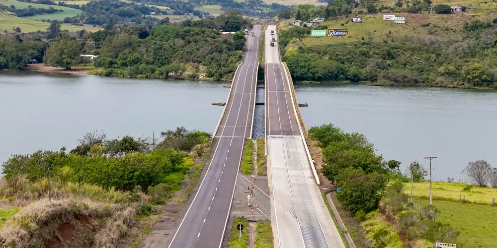 A concessão, que engloba estradas das regiões Oeste e Sudoeste do Paraná, prevê investimentos de R$ 20 bilhões em 662 quilômetros de rodovias