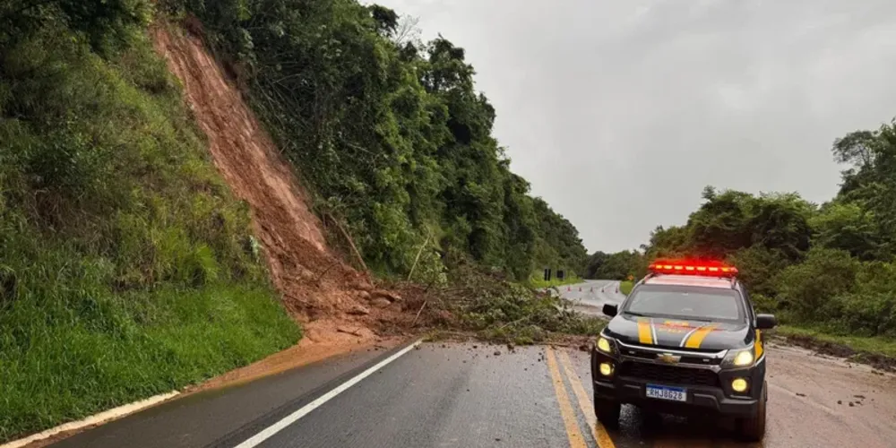 Trecho da BR-277 apresenta riscos de deslizamentos