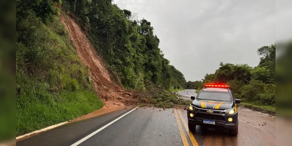 Trecho da BR-277 apresenta riscos de deslizamentos