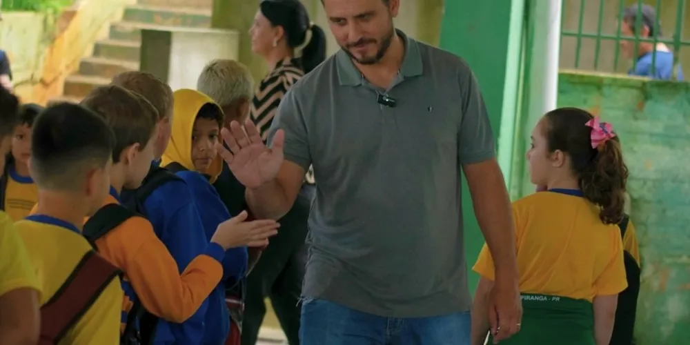 O prefeito Douglas Modesto (PL) esteve presente em uma instituição de ensino durante esta quarta-feira (05)