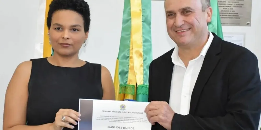 A cerimônia foi realizada na Câmara Municipal de Arapoti