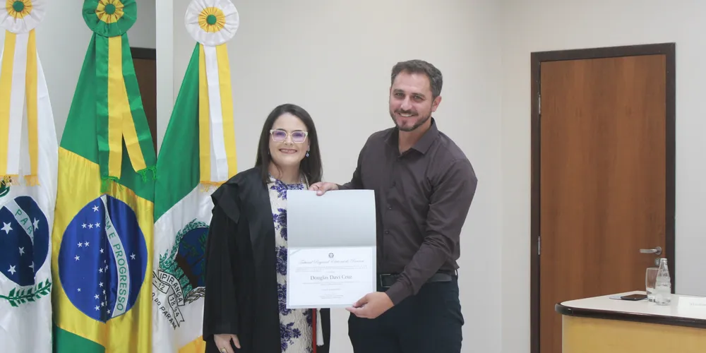 A diplomação é o ato formal que encerra o processo eleitoral e habilita o eleito a tomar posse no seu respectivo cargo