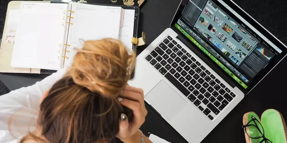 Especialistas recomendam exercícios simples, como respiração diafragmática, alongamento e automassagem, para diminuir o estresse e aliviar o corpo