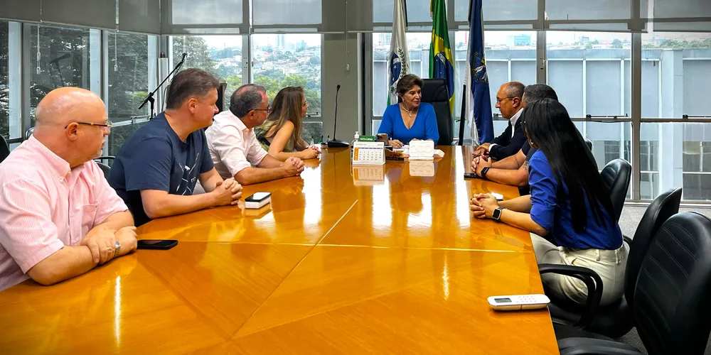 Bate-papo teve a presença da prefeita de Ponta Grossa e de lideranças da Acipg