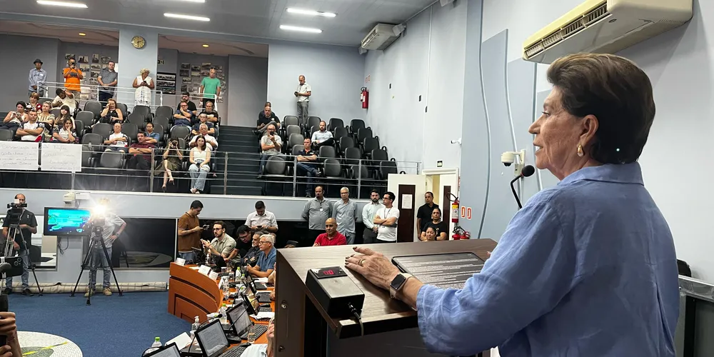 Prefeita fez o anúncio na Câmara Municipal de Ponta Grossa