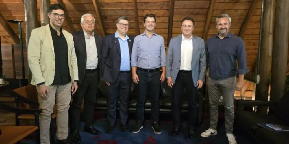 Deputado Fabio Oliveira participa de encontro entre o Governo de Curitiba e o Crea-PR