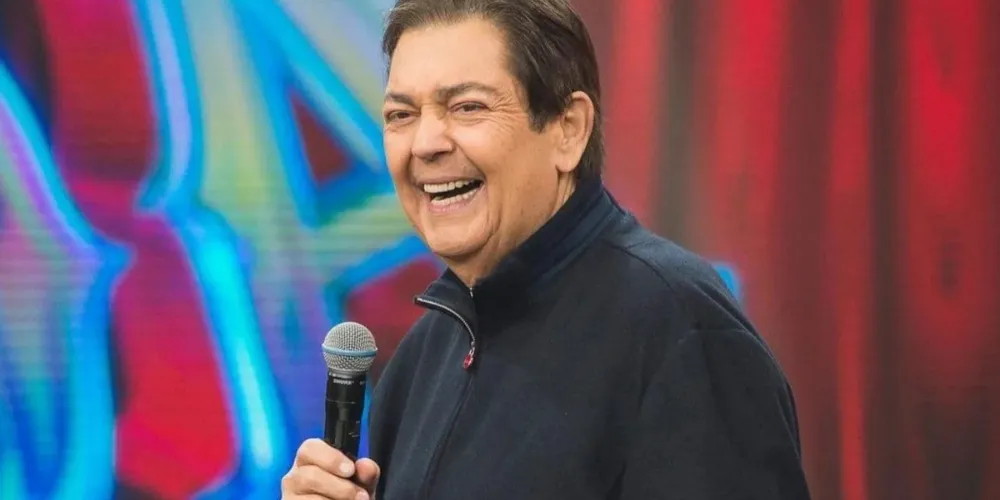 Fausto Silva tem 74 anos e estava no 'Albert Einstein'