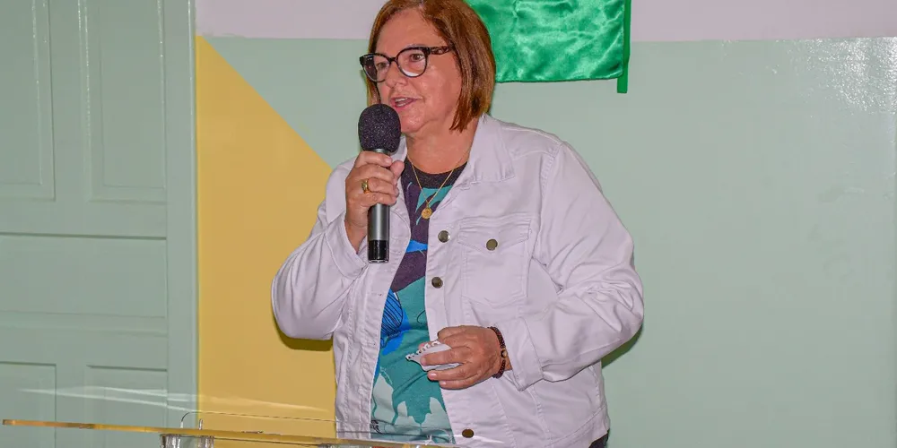 A prefeita Alcione Lemos esteve presente na cerimônia de entrega